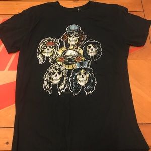 Medium guns and roses tour tee